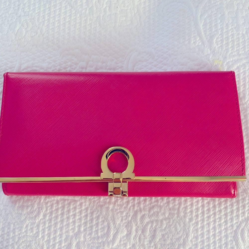 Salvatore Ferragamo Gancini Continental Wallet